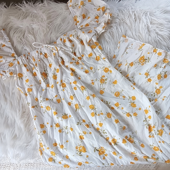 ↠ Sundae Muse White & Yellow Floral Puff Sleeve Milkmaid Tie Front Midi Dress - Picture 2 of 11